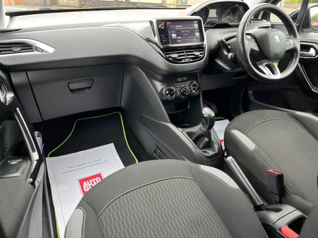 2016 Peugeot 208 1.2 PureTech Active Design Lime 5dr