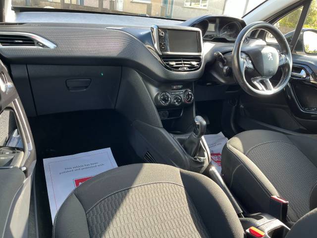2017 Peugeot 208 1.2 PureTech 82 Black Edition 3dr
