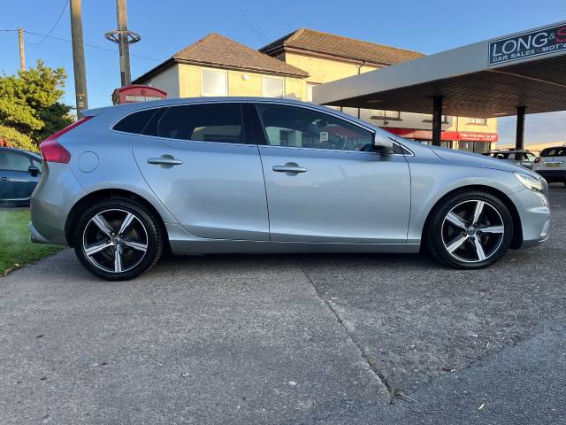 2017 Volvo V40 2.0 T2 [122] R DESIGN 5dr