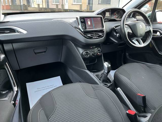 2017 Peugeot 208 1.2 PureTech 82 Allure 5dr