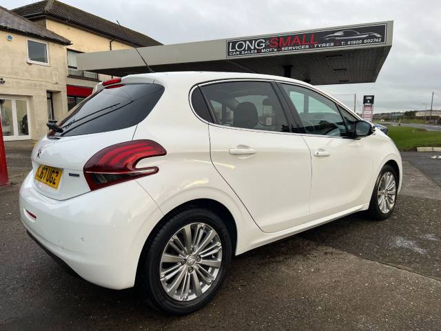 2017 Peugeot 208 1.2 PureTech 82 Allure 5dr