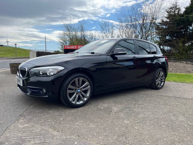 BMW 1 Series 118i [1.5] Sport 5dr [Nav/Servotronic] Hatchback Petrol Black