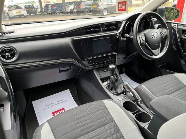 2017 Toyota Auris 1.2T Design 5dr